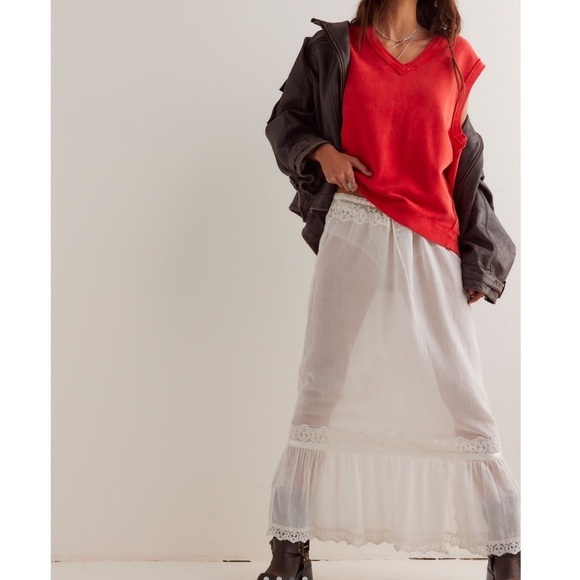 #13 NWT Free People Chase Vest in High Risk Red - Picture 1 of 9